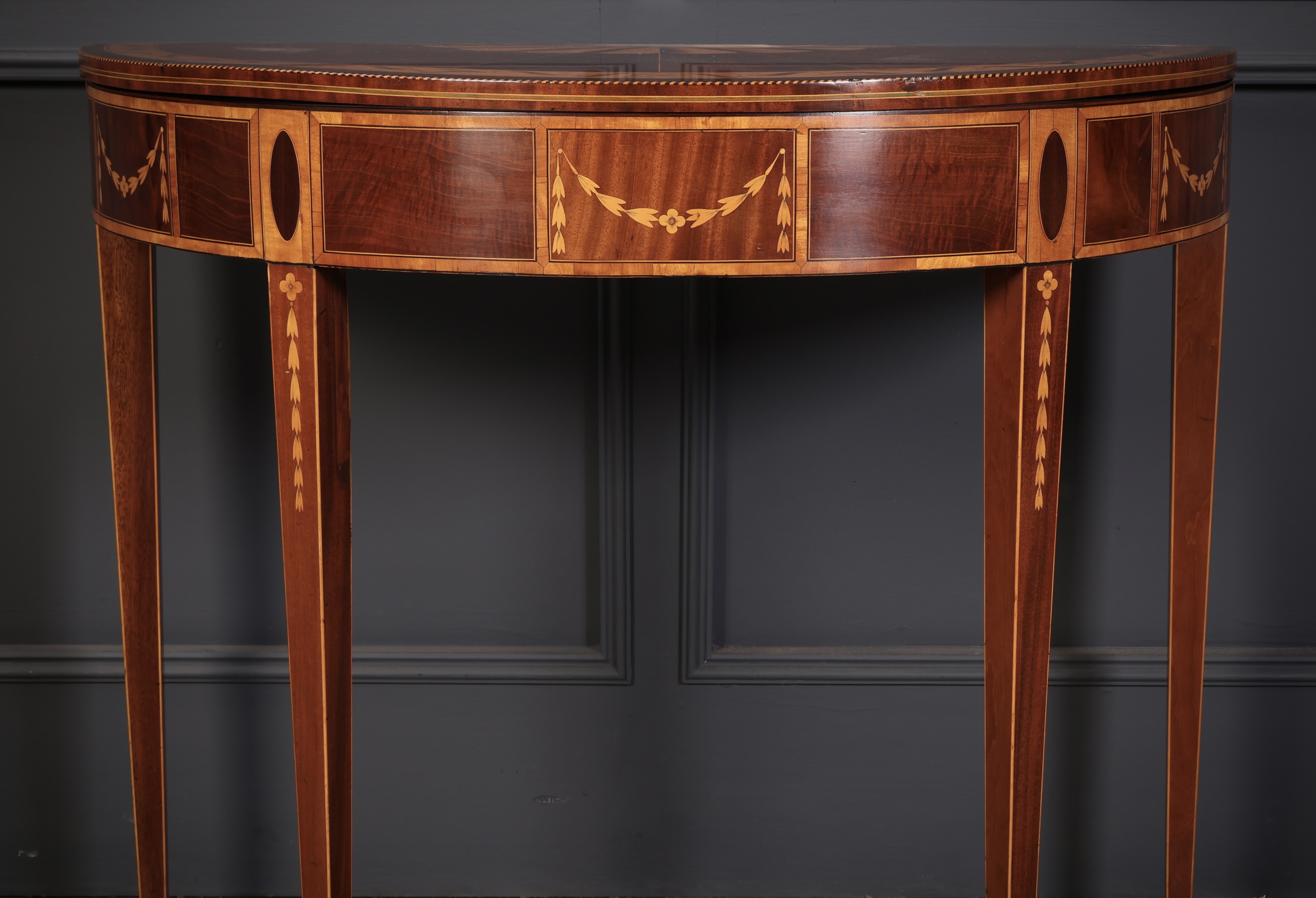 Rare 18th Century Marquetry Inlaid Tea Table 18th century Antique Furniture 8